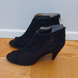 INC International Concepts Black Suede Heels Size7.5